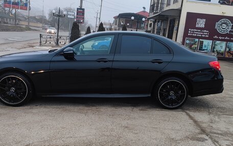 Mercedes-Benz E-Класс, 2019 год, 2 600 000 рублей, 7 фотография