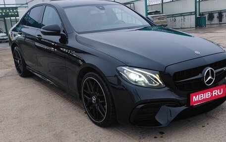 Mercedes-Benz E-Класс, 2019 год, 2 600 000 рублей, 3 фотография