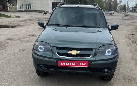 Chevrolet Niva I рестайлинг, 2017 год, 750 000 рублей, 3 фотография