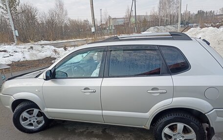 Hyundai Tucson III, 2007 год, 650 000 рублей, 2 фотография