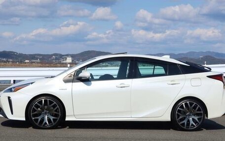 Toyota Prius IV XW50, 2023 год, 1 506 000 рублей, 4 фотография