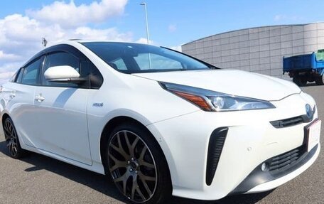 Toyota Prius IV XW50, 2023 год, 1 506 000 рублей, 2 фотография