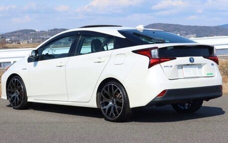 Toyota Prius IV XW50, 2023 год, 1 506 000 рублей, 5 фотография