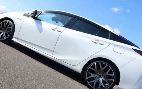 Toyota Prius IV XW50, 2023 год, 1 506 000 рублей, 11 фотография