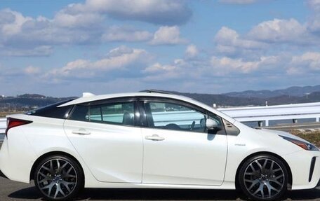 Toyota Prius IV XW50, 2023 год, 1 506 000 рублей, 7 фотография