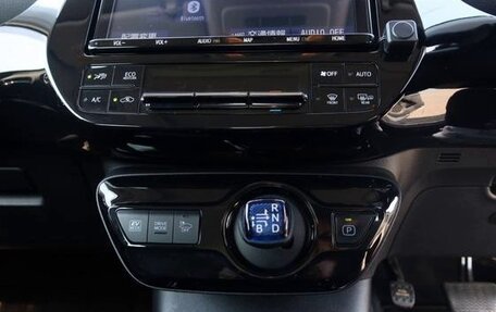 Toyota Prius IV XW50, 2023 год, 1 506 000 рублей, 28 фотография