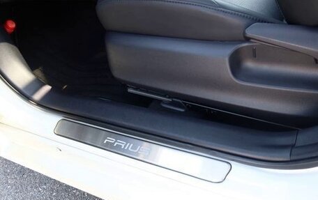 Toyota Prius IV XW50, 2023 год, 1 506 000 рублей, 37 фотография