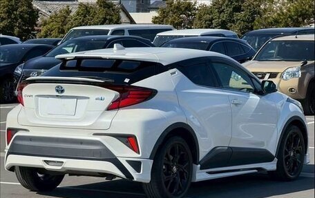 Toyota C-HR I рестайлинг, 2023 год, 1 575 000 рублей, 4 фотография