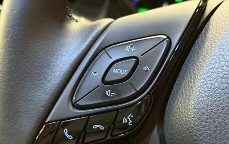 Toyota C-HR I рестайлинг, 2023 год, 1 575 000 рублей, 12 фотография