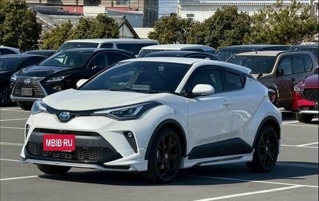 Toyota C-HR I рестайлинг, 2023 год, 1 575 000 рублей, 3 фотография