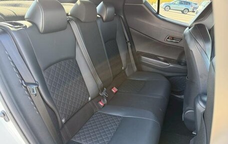 Toyota C-HR I рестайлинг, 2023 год, 1 575 000 рублей, 25 фотография