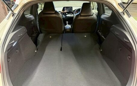 Toyota C-HR I рестайлинг, 2023 год, 1 575 000 рублей, 27 фотография