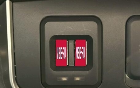 Toyota C-HR I рестайлинг, 2023 год, 1 575 000 рублей, 21 фотография