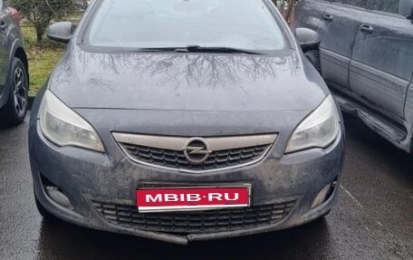 Opel Astra J, 2011 год, 400 000 рублей, 1 фотография