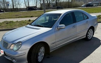 Mercedes-Benz C-Класс, 2004 год, 600 000 рублей, 1 фотография