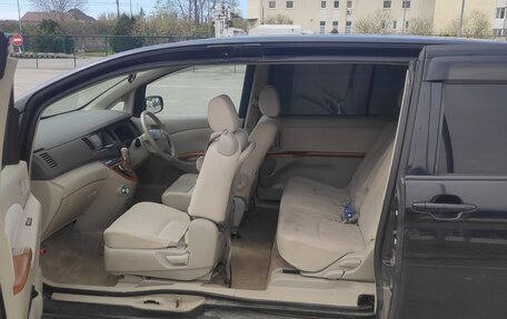 Toyota ISis I, 2010 год, 450 000 рублей, 10 фотография