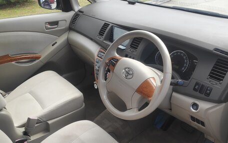 Toyota ISis I, 2010 год, 450 000 рублей, 7 фотография