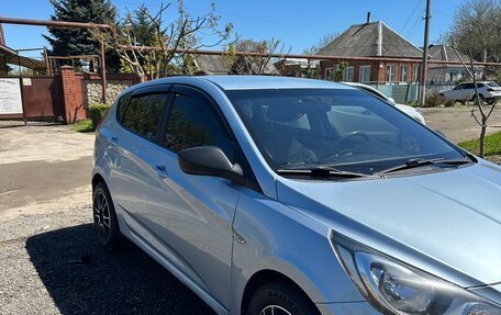 Hyundai Solaris II рестайлинг, 2012 год, 850 000 рублей, 3 фотография