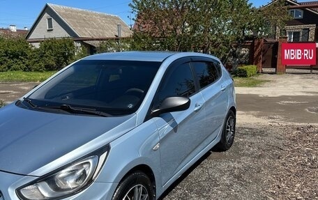 Hyundai Solaris II рестайлинг, 2012 год, 850 000 рублей, 2 фотография