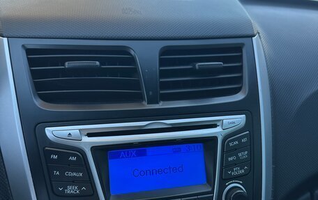 Hyundai Solaris II рестайлинг, 2012 год, 850 000 рублей, 10 фотография