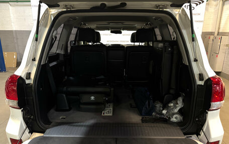 Toyota Land Cruiser 200, 2011 год, 2 799 000 рублей, 10 фотография