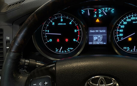 Toyota Land Cruiser 200, 2011 год, 2 799 000 рублей, 16 фотография