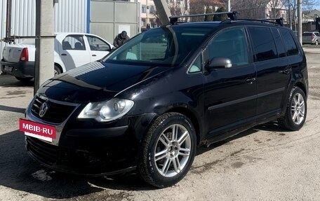 Volkswagen Touran III, 2008 год, 620 000 рублей, 2 фотография