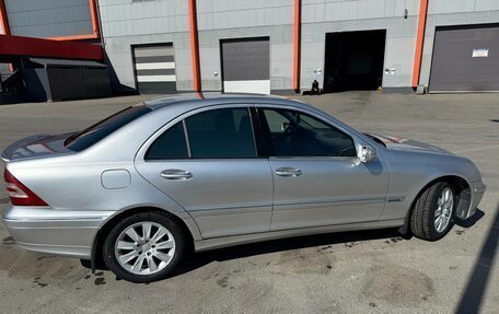 Mercedes-Benz C-Класс, 2004 год, 600 000 рублей, 3 фотография