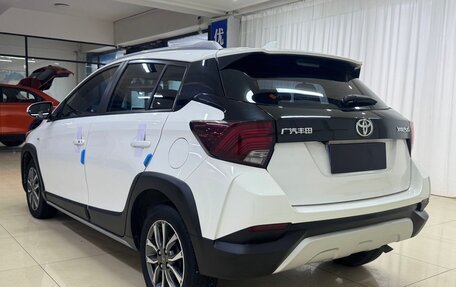 Toyota Yaris, 2021 год, 1 300 000 рублей, 4 фотография