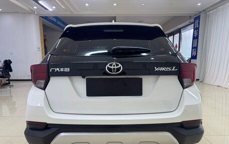 Toyota Yaris, 2021 год, 1 300 000 рублей, 5 фотография