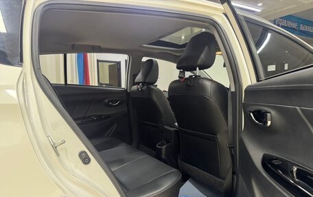 Toyota Yaris, 2021 год, 1 300 000 рублей, 20 фотография