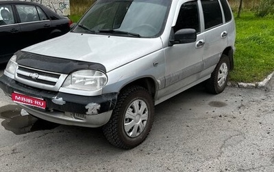 Chevrolet Niva I рестайлинг, 2004 год, 300 000 рублей, 1 фотография