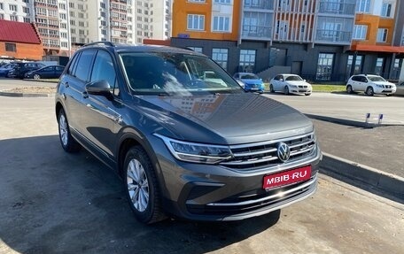 Volkswagen Tiguan II, 2021 год, 3 300 000 рублей, 1 фотография