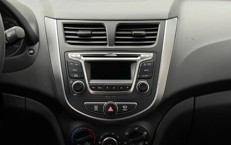 Hyundai Solaris II рестайлинг, 2016 год, 800 000 рублей, 14 фотография