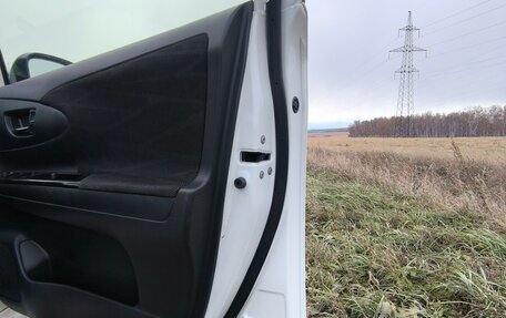 Toyota Wish II, 2013 год, 1 600 000 рублей, 25 фотография