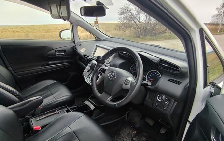 Toyota Wish II, 2013 год, 1 600 000 рублей, 30 фотография