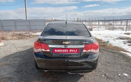 Chevrolet Cruze II, 2010 год, 499 000 рублей, 3 фотография