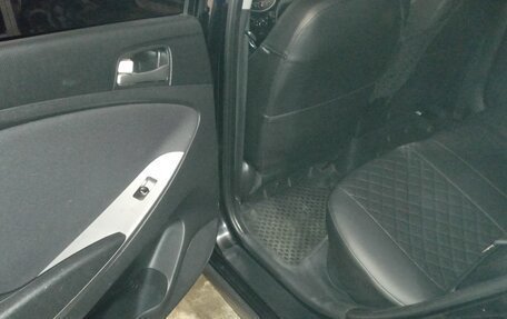 Hyundai Solaris II рестайлинг, 2016 год, 1 000 000 рублей, 9 фотография