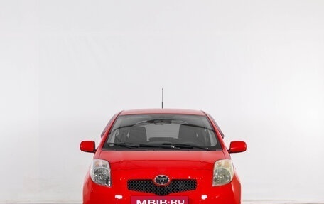 Toyota Yaris III рестайлинг, 2008 год, 579 000 рублей, 2 фотография