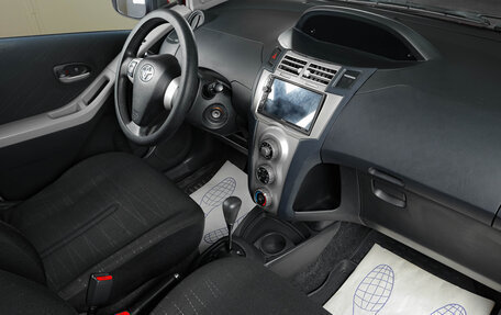 Toyota Yaris III рестайлинг, 2008 год, 579 000 рублей, 11 фотография