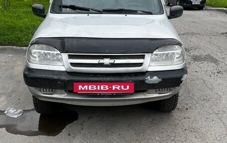 Chevrolet Niva I рестайлинг, 2004 год, 300 000 рублей, 2 фотография