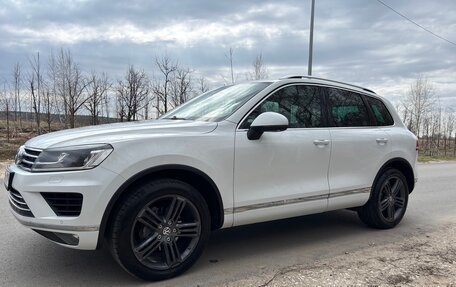 Volkswagen Touareg III, 2015 год, 2 900 000 рублей, 3 фотография