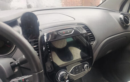 Renault Kaptur I рестайлинг, 2018 год, 1 850 000 рублей, 2 фотография