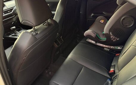 Lexus UX I, 2023 год, 4 100 000 рублей, 12 фотография