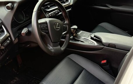 Lexus UX I, 2023 год, 4 100 000 рублей, 8 фотография