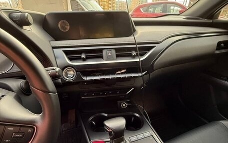 Lexus UX I, 2023 год, 4 100 000 рублей, 13 фотография