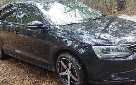 Volkswagen Jetta VI, 2013 год, 719 000 рублей, 2 фотография