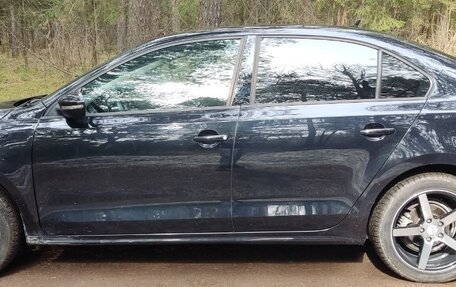 Volkswagen Jetta VI, 2013 год, 719 000 рублей, 3 фотография