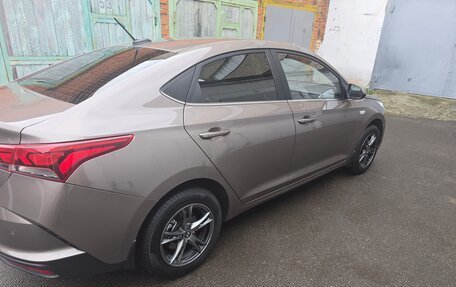 Hyundai Solaris II рестайлинг, 2021 год, 1 650 000 рублей, 2 фотография