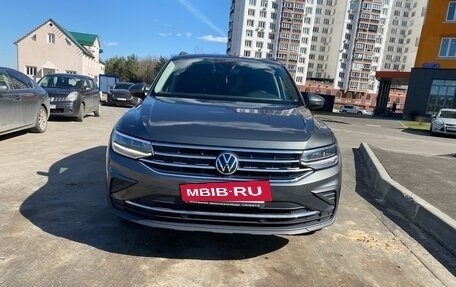 Volkswagen Tiguan II, 2021 год, 3 300 000 рублей, 4 фотография
